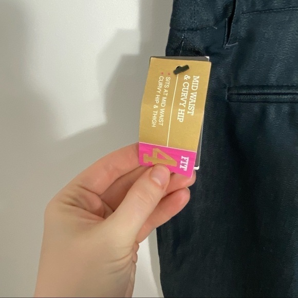 Mossimo Mid Waist Curvy Hip Capri Pants NWT Sz 10 - Picture 5 of 9